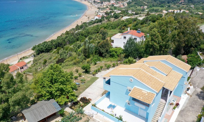 Agios Georgios Pagon Apartamento | Agios Georgios - 2 Beds - Sleeps 5 - Free Parking