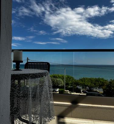 Pangaio Apartamento | Agnanti - Seafront Home with Aegean Sea View