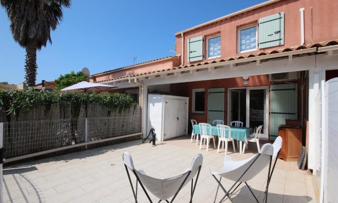 Portiragnes-Plage Villa | Agréable Maison de vacances climatisee, 2 chambres pour 5 couchages, Résidence securisee avec piscine commune LE CLOS DE SOCORRO, 800m de la plage Portiragnes plage LRCS95