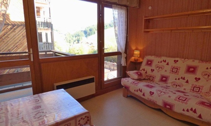 Le Grand-Bornand Apartamento | Agréable studio + coin montagne pour 4 personnes, quartier calme, balcon et parking - FR-1-458-111