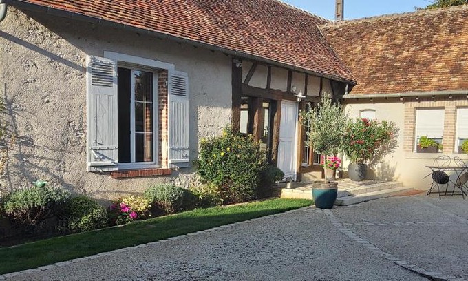 Nouan-sur-Loire Cama Y Desayuno | Agréables chambres d'hôtes dans maison XVIIIe
