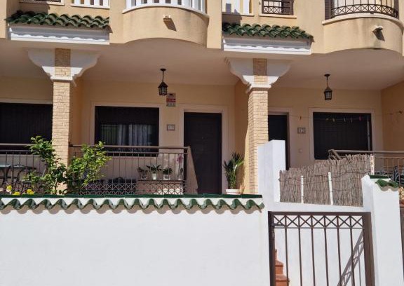 Quesada Casa | AGRADABLE ADOSADO CON PISCINA