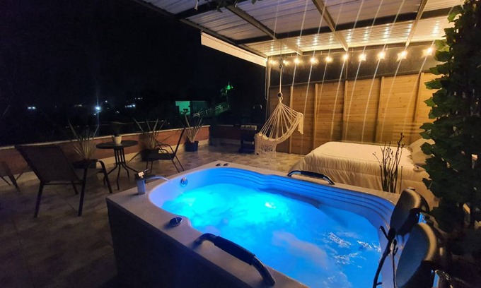 Guarne Casa | Agradable Vista En El Campo Con Jacuzzi E Internet