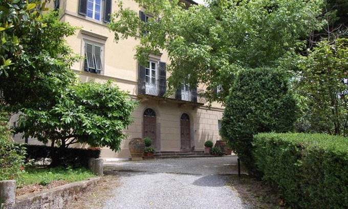 Pieve di Compito Casa | Agriturismo Alle Camelie