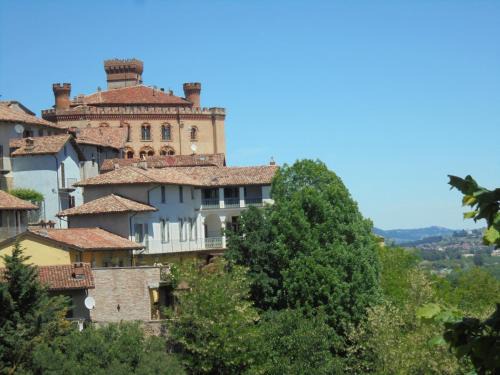Barolo Casa | Agriturismo La Terrazza sul Bosco