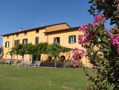 Bersano Cama Y Desayuno | Agriturismo Le Colombaie