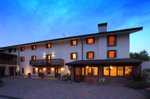 Adegliacco Casa | Agriturismo Tonutti