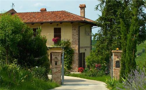 Barbaresco Casa | Agriturismo Tre Stelle