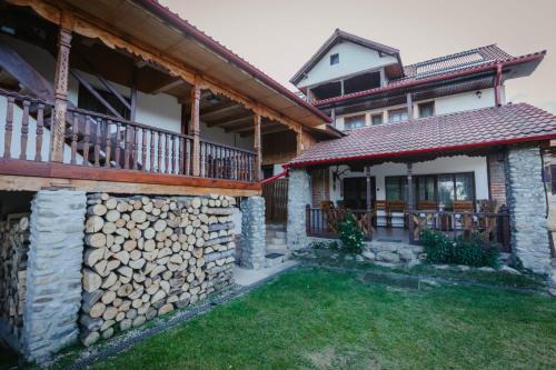 Tismana Casa | Agro-pensiunea "Plaiul Castanilor"