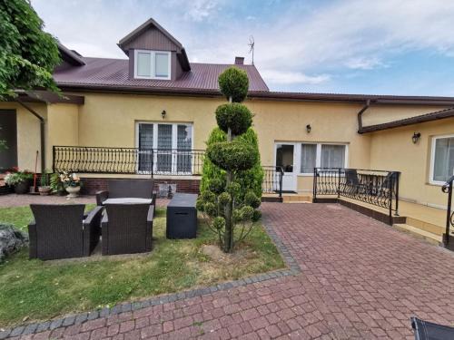 Ogrodzieniec Casa | Agrostrzecha