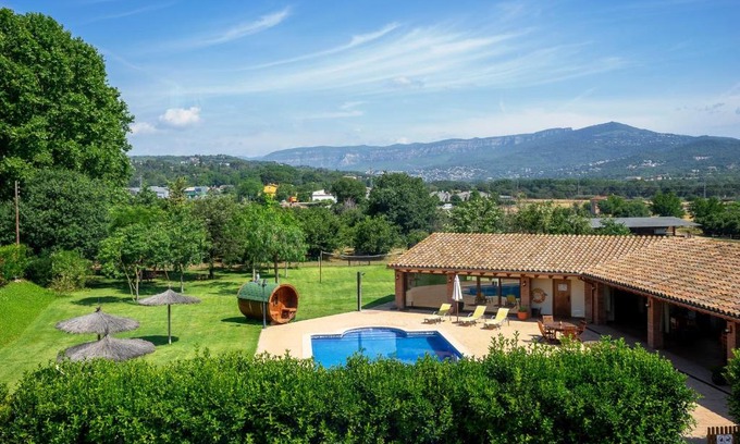 Santa Eulalia de Roncana Apartamento | Agroturisme Can Burguès