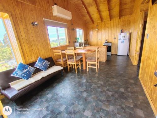 Castro Casa | Agroturismo los Colihues 2