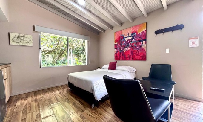 La Aguacatala Apartamento | Aguacatala by Roots Rentals