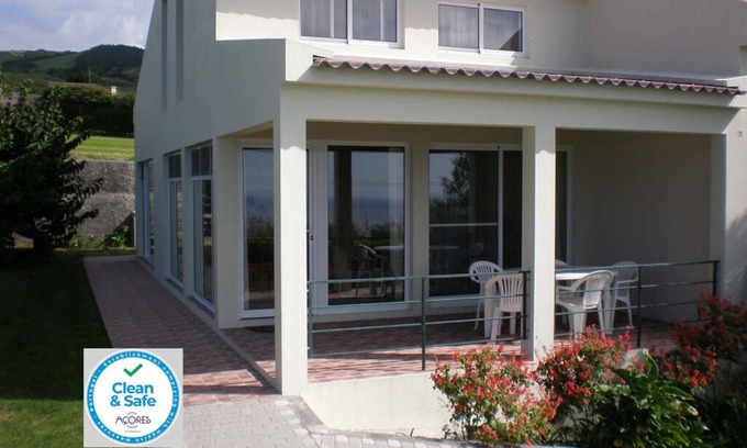 Ponta Delgada Casa | AHR - Casa Criptomeria, casa de vacaciones de ensueño, piscina, AL 177