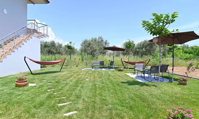 Asprovalta Apartamento | Aigli Garden Retreat, Hideaway Close to the Beach