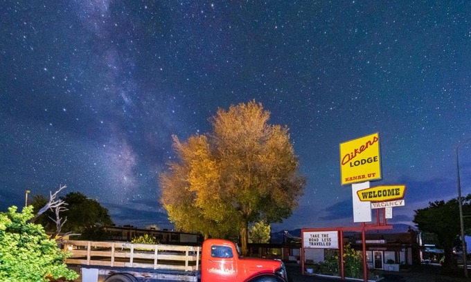 Kanab Hotel | Aikens Lodge