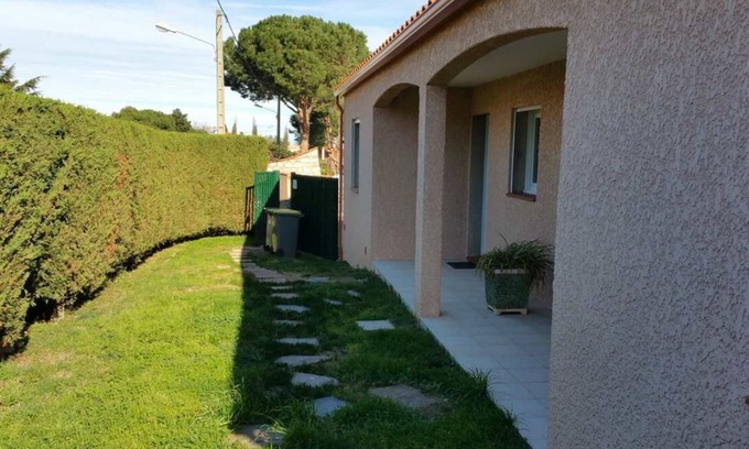 Laroque-des-Alberes Casa | Air-conditioned gîte with shared pool near Argelès sur Mer