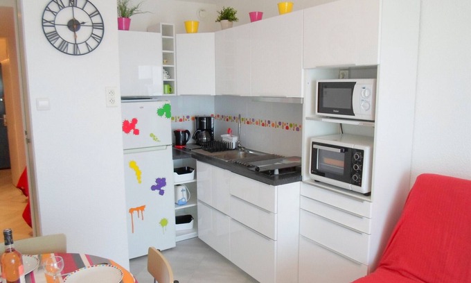 Balaruc-les-Bains Apartamento | Apartamento con aire acondicionado cerca de los baños termales con balcón