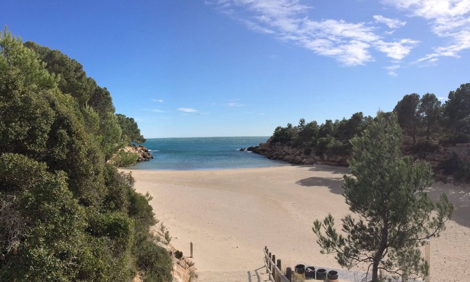 Calafat Villa | Villa climatizada 9/10 personas en gran jardín vallado a 150 m del mar