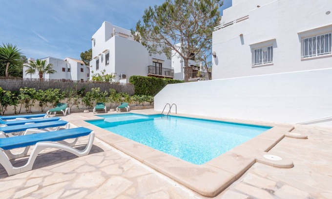 Cala Ferrera Apartamento | Apartamento con aire acondicionado, piscina, Wi-Fi, balcón y cerca de la playa