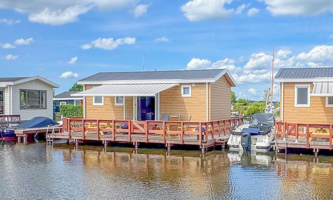 Municipality of Stichtse Vecht Alquiler De Eote | Air-conditioned chalet with waterside terrace