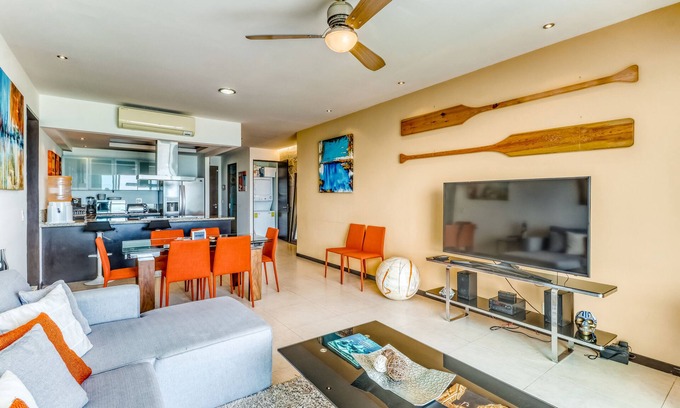 Cancún Apartamento | Air-conditioned condo w/ lovely ocean views, beach access, shared pools