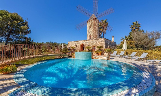 Ariany Villa | Casa de campo con aire acondicionado, torre, piscina, terrazas, Wi-Fi y un precioso jardín