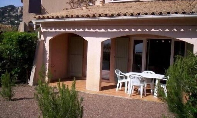 Theoule-sur-Mer Apartamento | Apt 36 m2, jardín privado, balcón, vista al mar, piscina, playa cerca