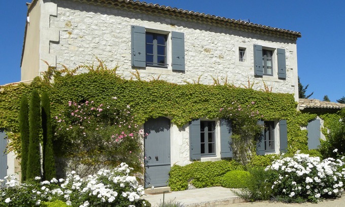 Paradou Casa | Casa climatizada con piscina climatizada.