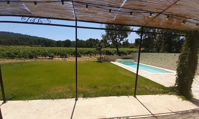 Grambois Villa | Air-conditioned villa with swimming pool on the edge of the vineyards July / August