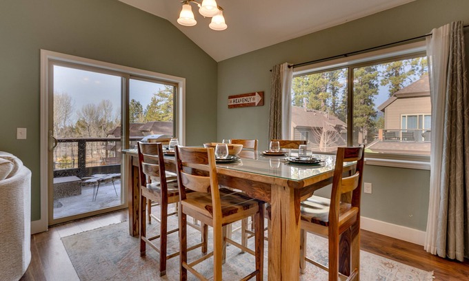 Tahoe Meadows Casa | Air Conditioning, Walk to Heavenly/ Lake/ Casinos, Grill, Fast Wifi – Tahoe Woods Lookout