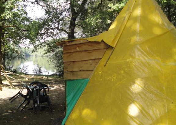 Saint-Privat Otro | air naturel de camping moulin de malesse Tipi
