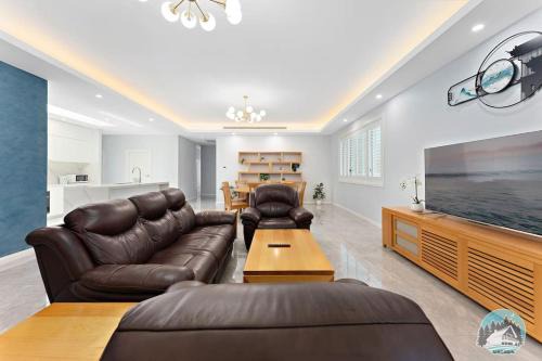 Fairfield Casa | Aircabin - Fairfield - Modern - 6 Bedrooms House