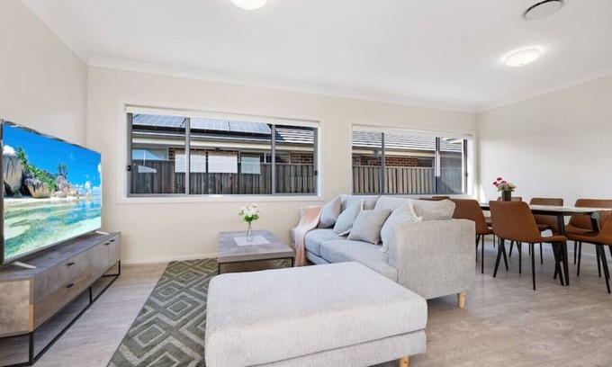 Marsden Park Casa | Aircabin | Marsden Park | Lovely｜4 Beds House