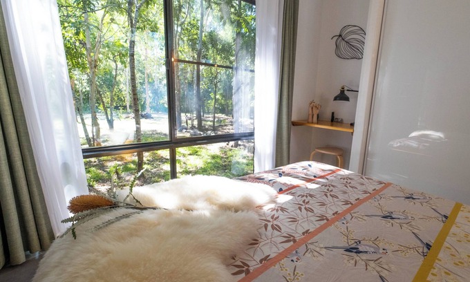 Woodwark Cabina | Airlie Beach Eco Cabins - Adults only