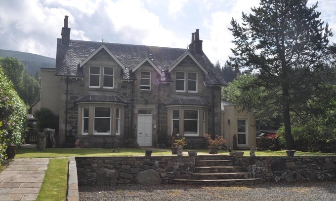 Strathyre Cama Y Desayuno | Airlie House Self-Catering