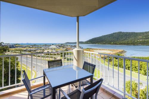 Airlie Beach Apartamento | ☆Airliedise☆NO hills☆Kitchen☆5min walk 2 Ferry terminal☆WiFi☆Netflix