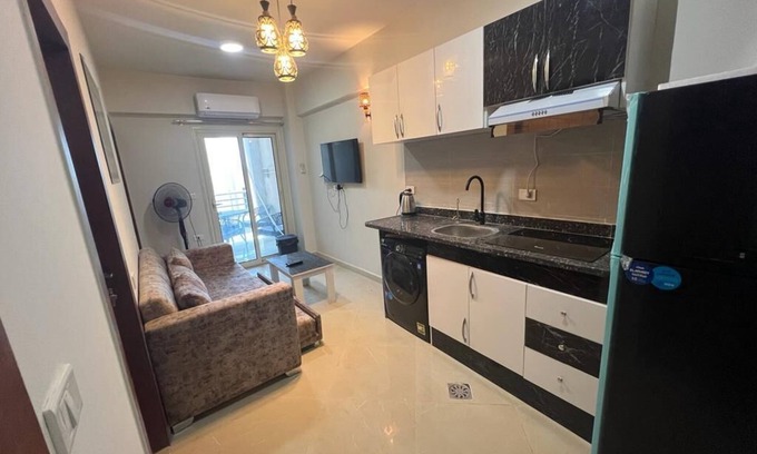 Village Road Chalet De Esquí | Airport 2-bedroom chalet with WiFi, AC Red Sea ,Hurghada