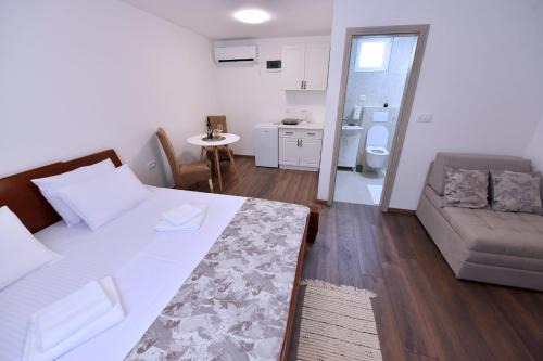 Mahala Apartamento | Airport Apartments TRI HRASTA