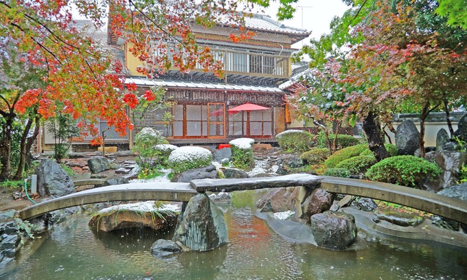 Aoba Casa | Hay un servicio de transporte al aeropuerto, jardín japonés y una antigua casa privada de alquiler en Taman
