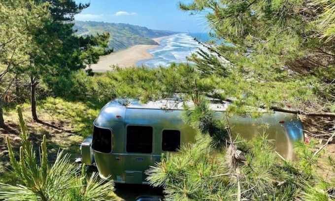 Half Moon Bay Casa | Airstream Coastal Hideaway Sunset