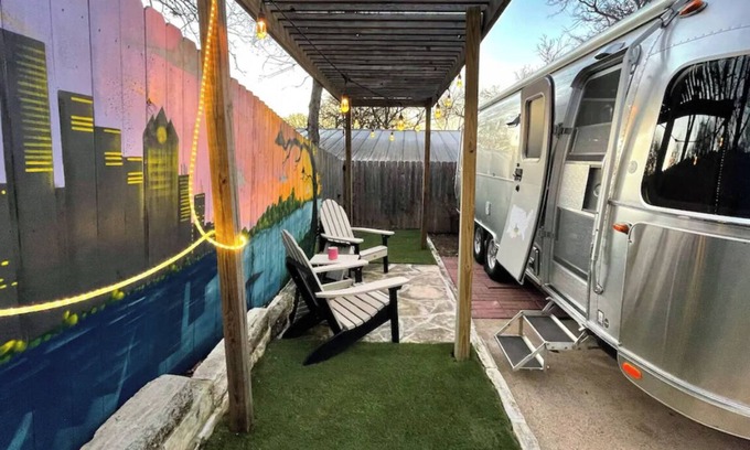 Barton Hills Casa | Airstream Glamper with Cowboy Pool in Barton Hills