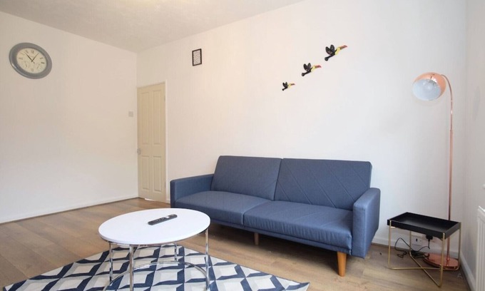 River Casa | Airy 3 bedroom house with free parking n Garden