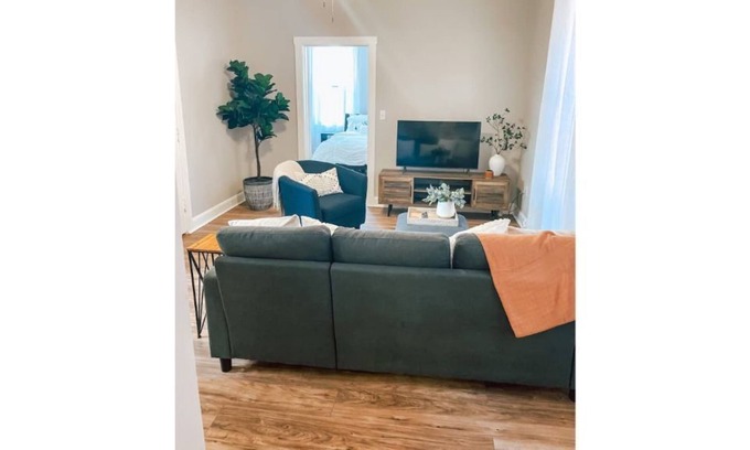 CUF Apartamento | Airy Apartment in Clifton/OTR
