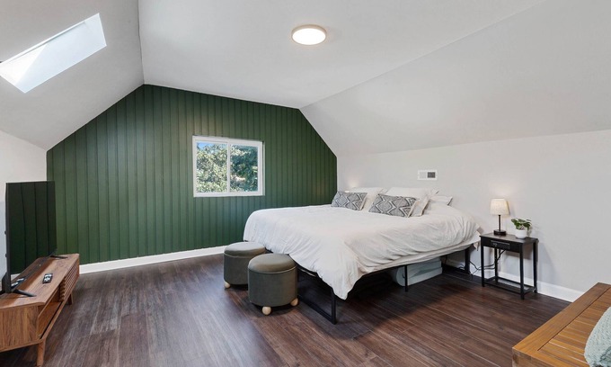 Avondale Apartamento | Airy Avondale Getaway with King Bed