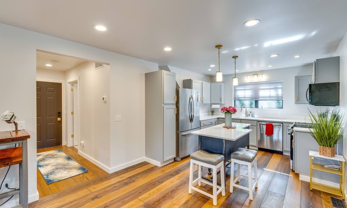 Belleville Apartamento | Airy Belleville Guest House with Deck!