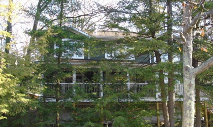 Port Carling Cabaña | The Red Oaks Muskoka Waterfront Cottage