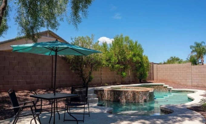 Surprise Casa | Airy Oasis Sleeps 8- Pool, Spa & Pool Table