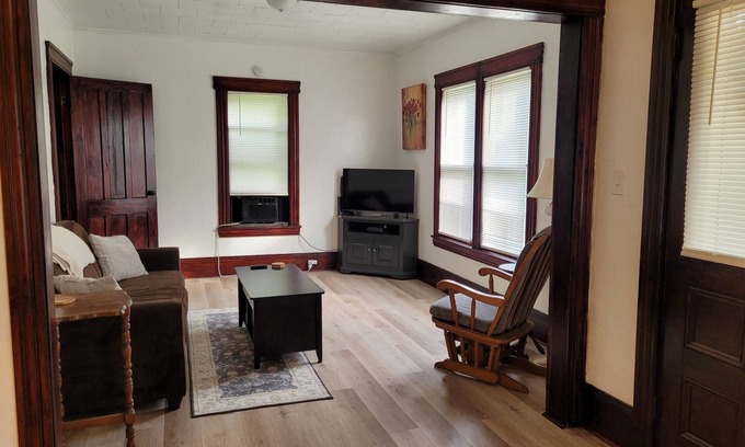 Watkins Glen Apartamento | Airy Sanctuary in the Heart of Wine Country