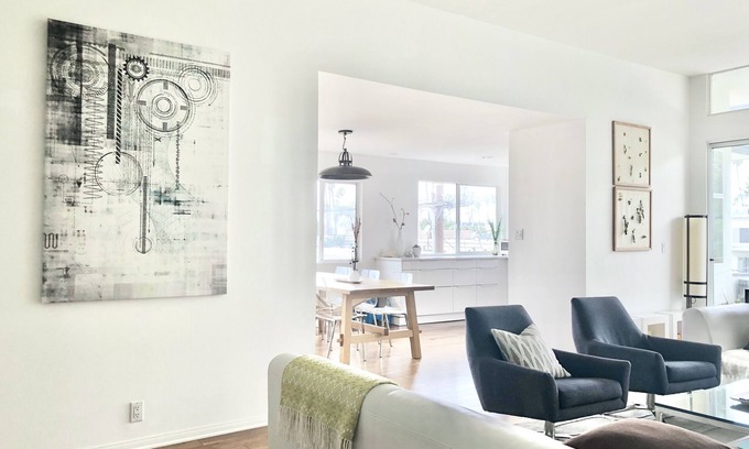 Wilshire Montana Apartamento | Airy Spacious Bright Top Floor Views. Walk2 Eats Beach Downtown Medical+Hospital